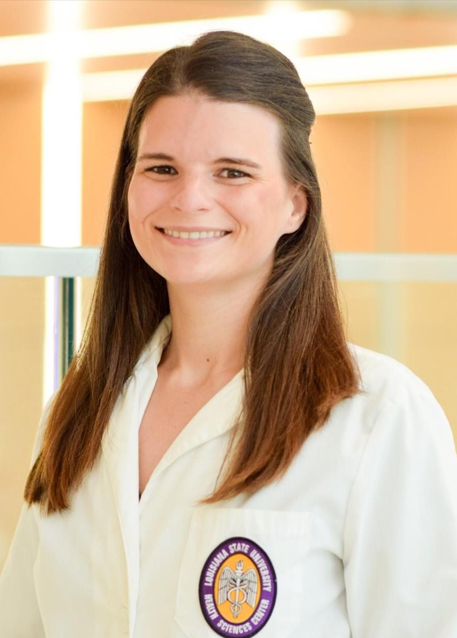 Nicole Vegh Headshot