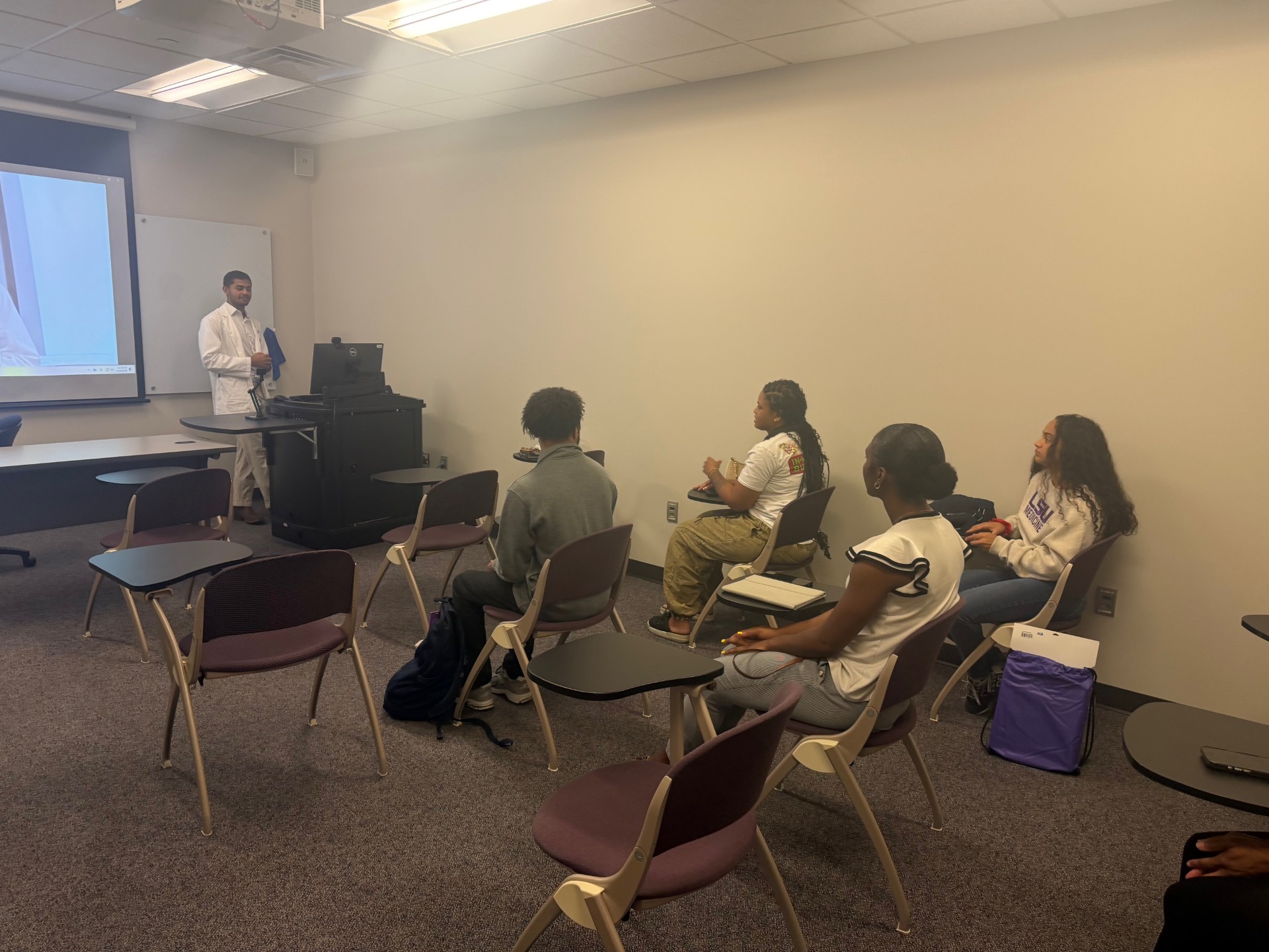 Tiger Scholars attend lecture
