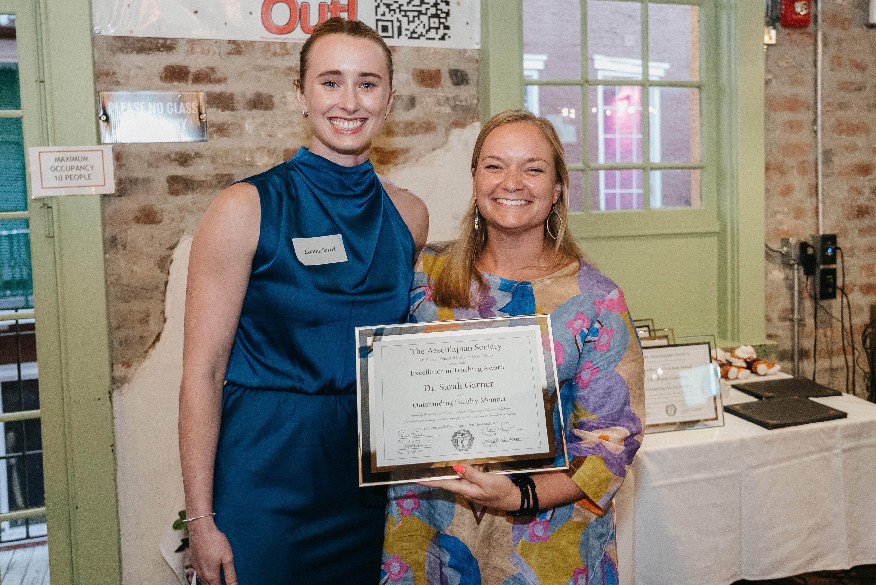 Dr. Garner receives Excellence in Teaching award