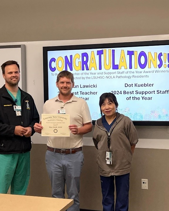 Dr. Lawicki receives award