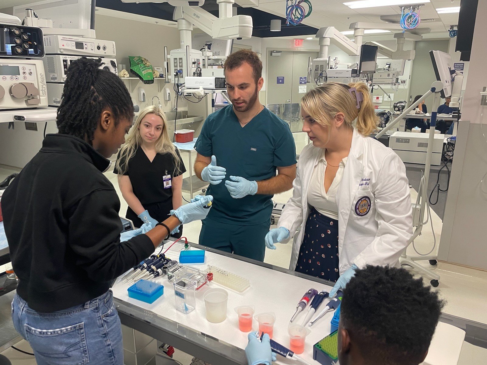 students tour lab