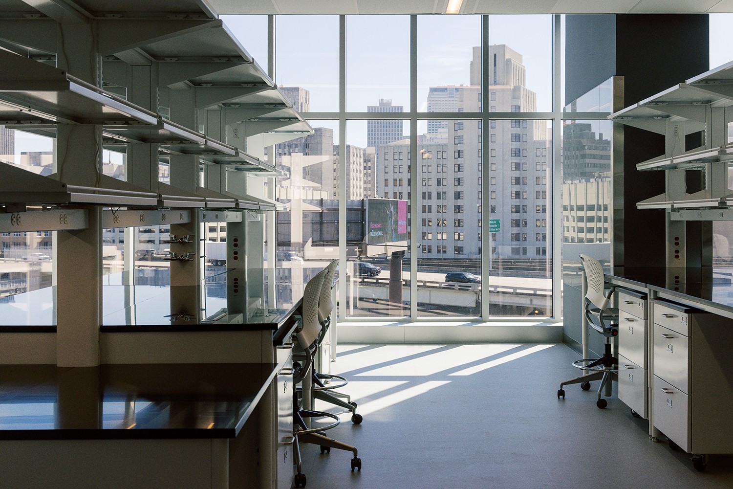 Light flows into lab space at LSUHSC's MEB